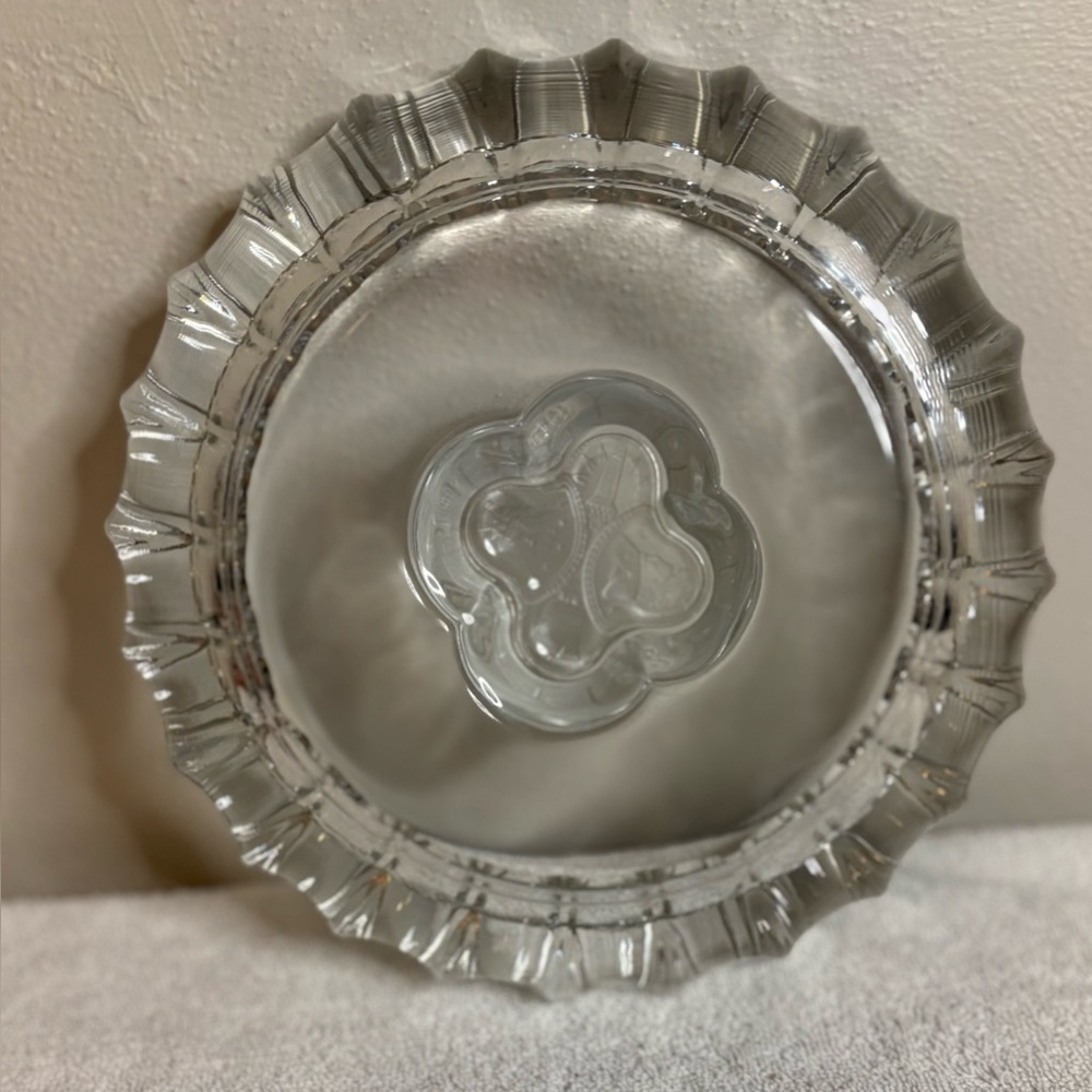 Vintage Cigar / Cigarette Coin Ashtray, Glass, Large Size 10" Diameter